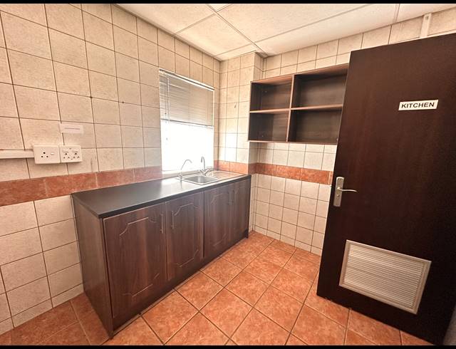 394M² OFFICE TO LET IN PARKTOWN